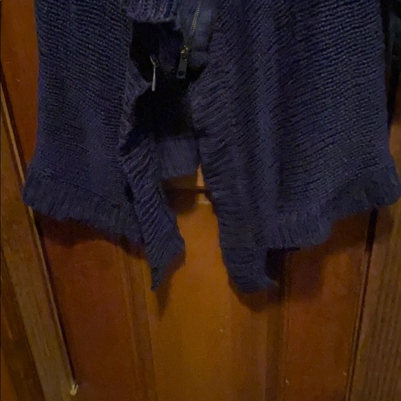 Navy cardigan with faux leather sleeves - Picture 8 of 10